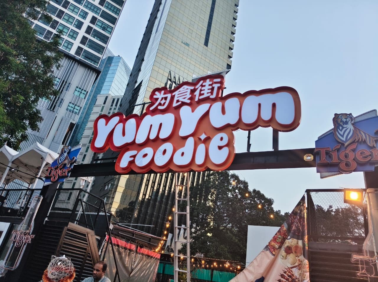 Outdoor Signage 3D Box Up Signage for Food Court and Restaurant (1)