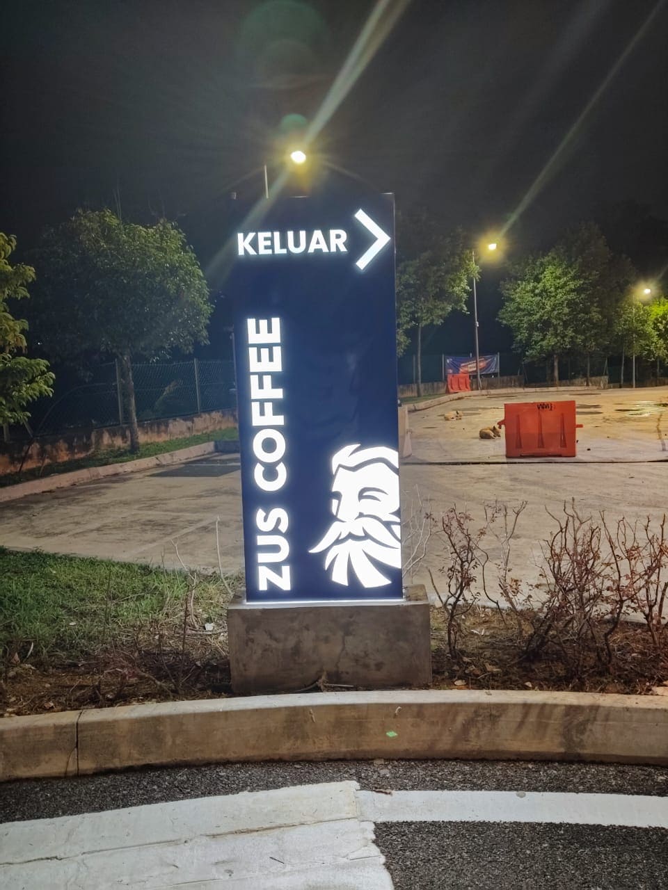 Premium Outdoor Signage and Luxury Signboard for Franchise and Project (8)